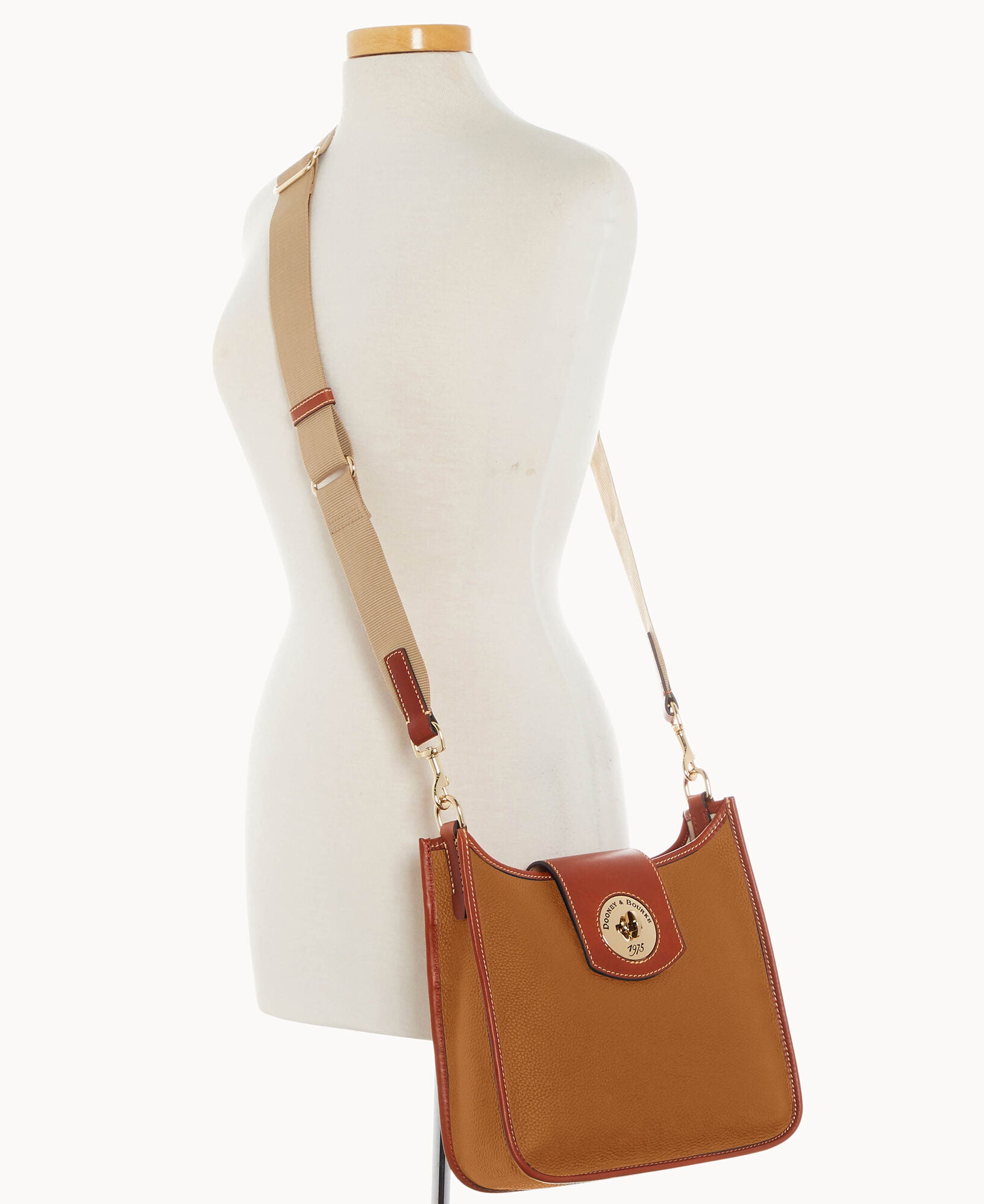Pebble Turnlock Messenger 28 - Image 25